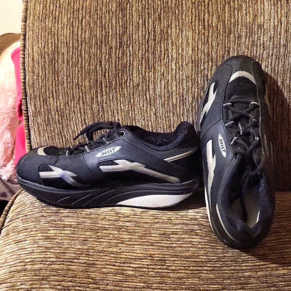 MBT exercise shoes sz 7 1/2